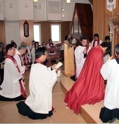 横山司祭按手式